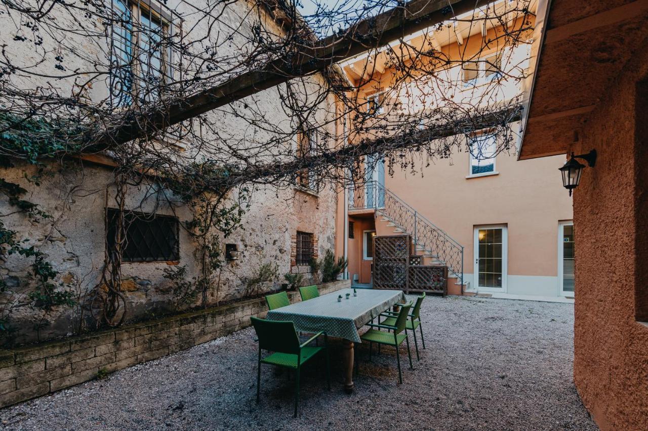 Le Due Dame Hotell Manerba del Garda Eksteriør bilde